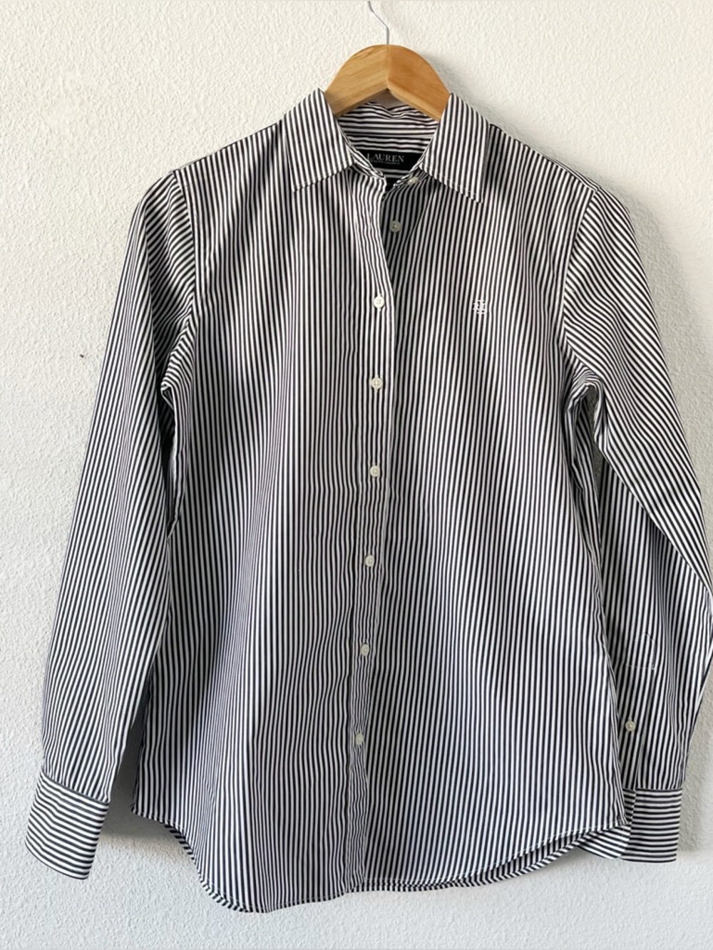 Lauren Ralph Lauren Striped Non Iron Classic Fit Button Down Gray White Shirt - Picture 2 of 10